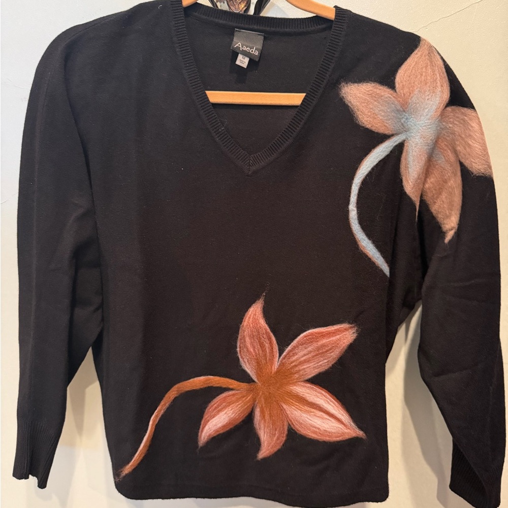 Avanti Black Floral Women's Crew Neck Sweater